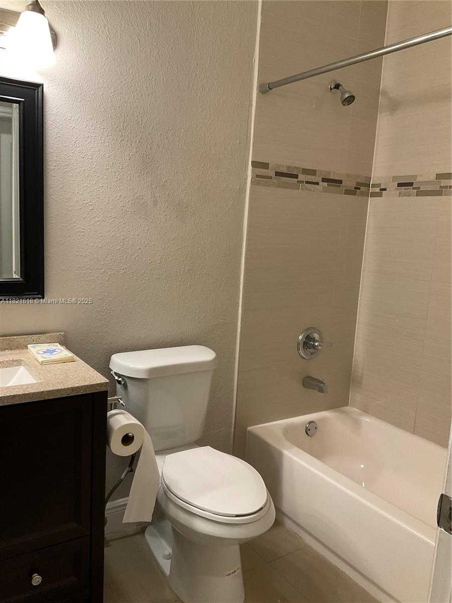 Small Image of 798 NORTH EAST 43 ST #B, Oakland Park Number 43