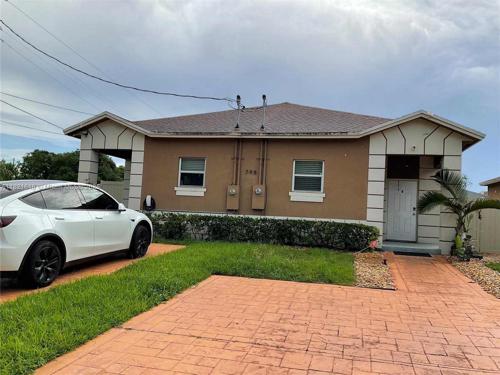 Small Image of 798 NORTH EAST 43 ST #B, Oakland Park Number 52