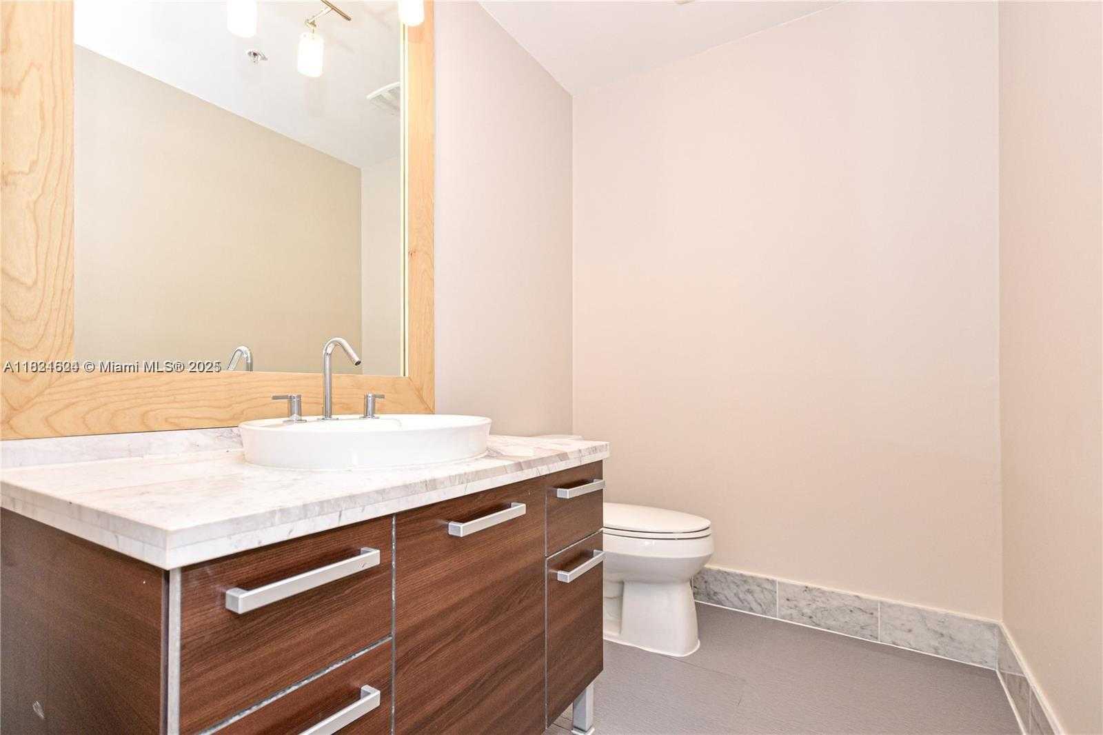 Small Image of 244 BISCAYNE BLVD #447, Miami Number 14