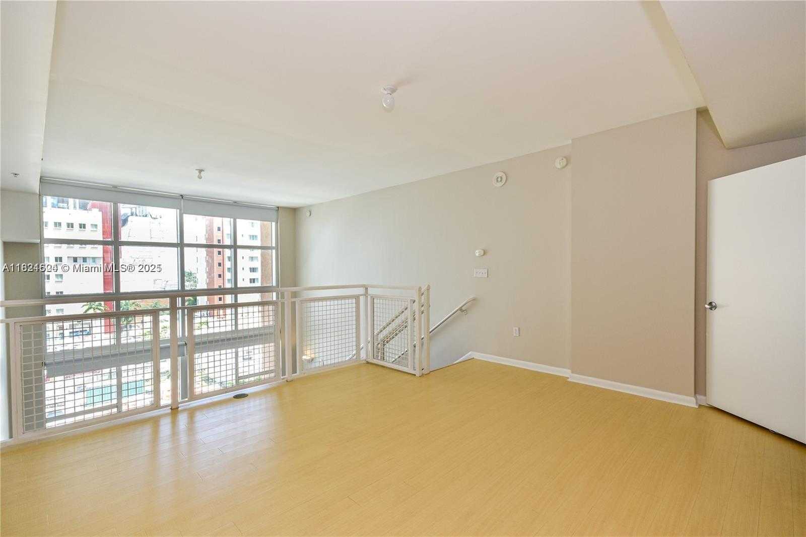 Small Image of 244 BISCAYNE BLVD #447, Miami Number 16