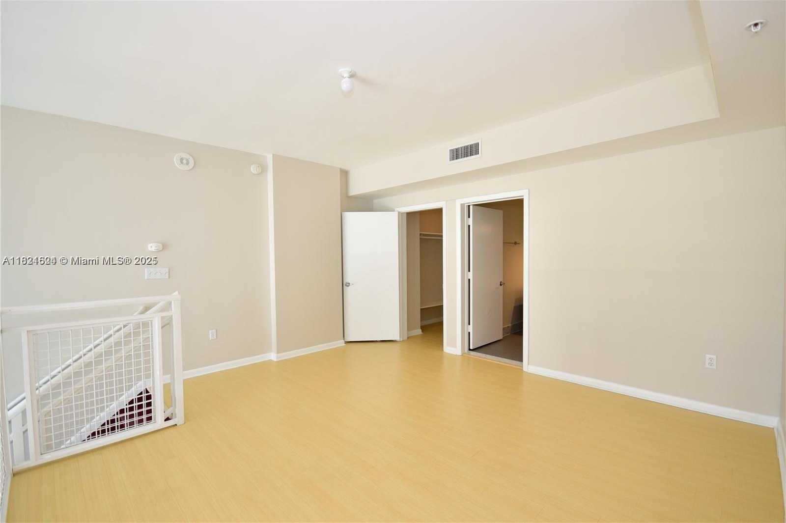 Small Image of 244 BISCAYNE BLVD #447, Miami Number 28
