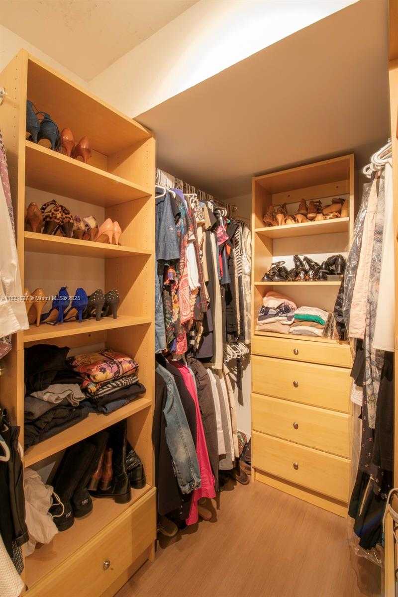 Small Image of 1627 BRICKELL AVE #2402, Miami Number 10