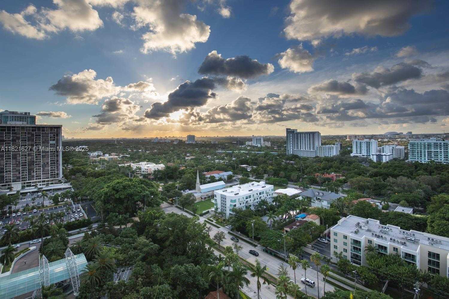 Small Image of 1627 BRICKELL AVE #2402, Miami Number 4