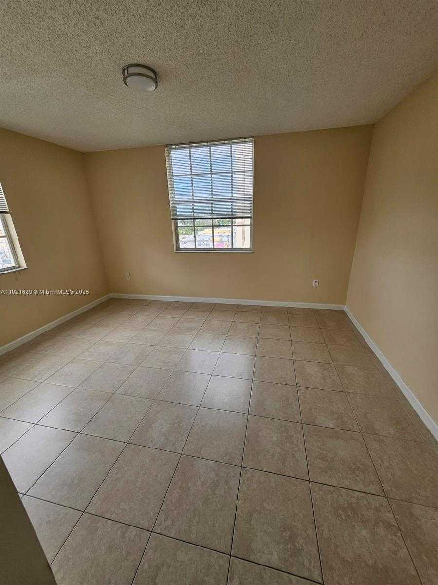 Small Image of 1919 VAN BUREN ST #610A, Hollywood Number 3
