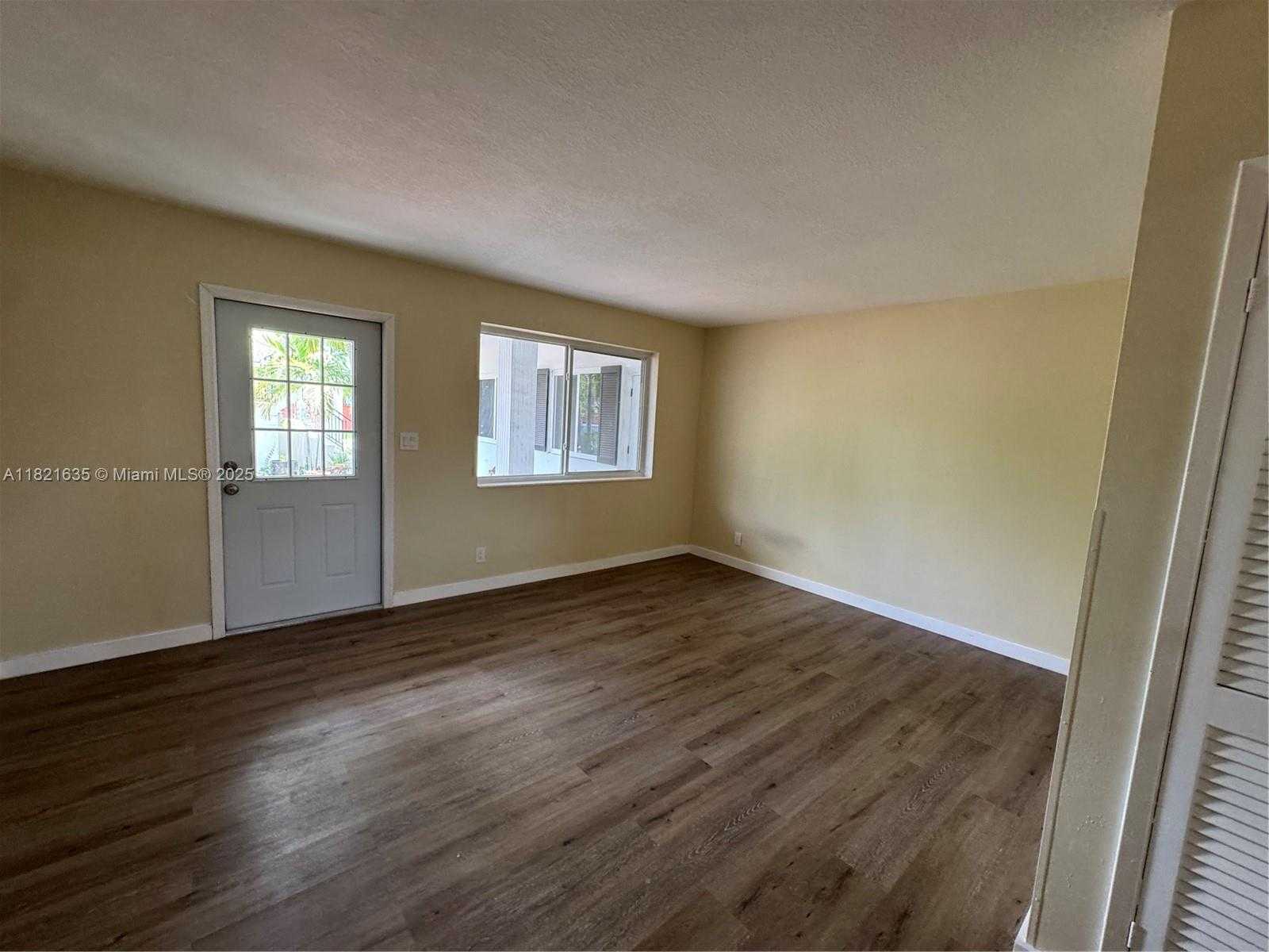 Small Image of 707 SOUTH 19TH AVE #2, Hollywood Number 4