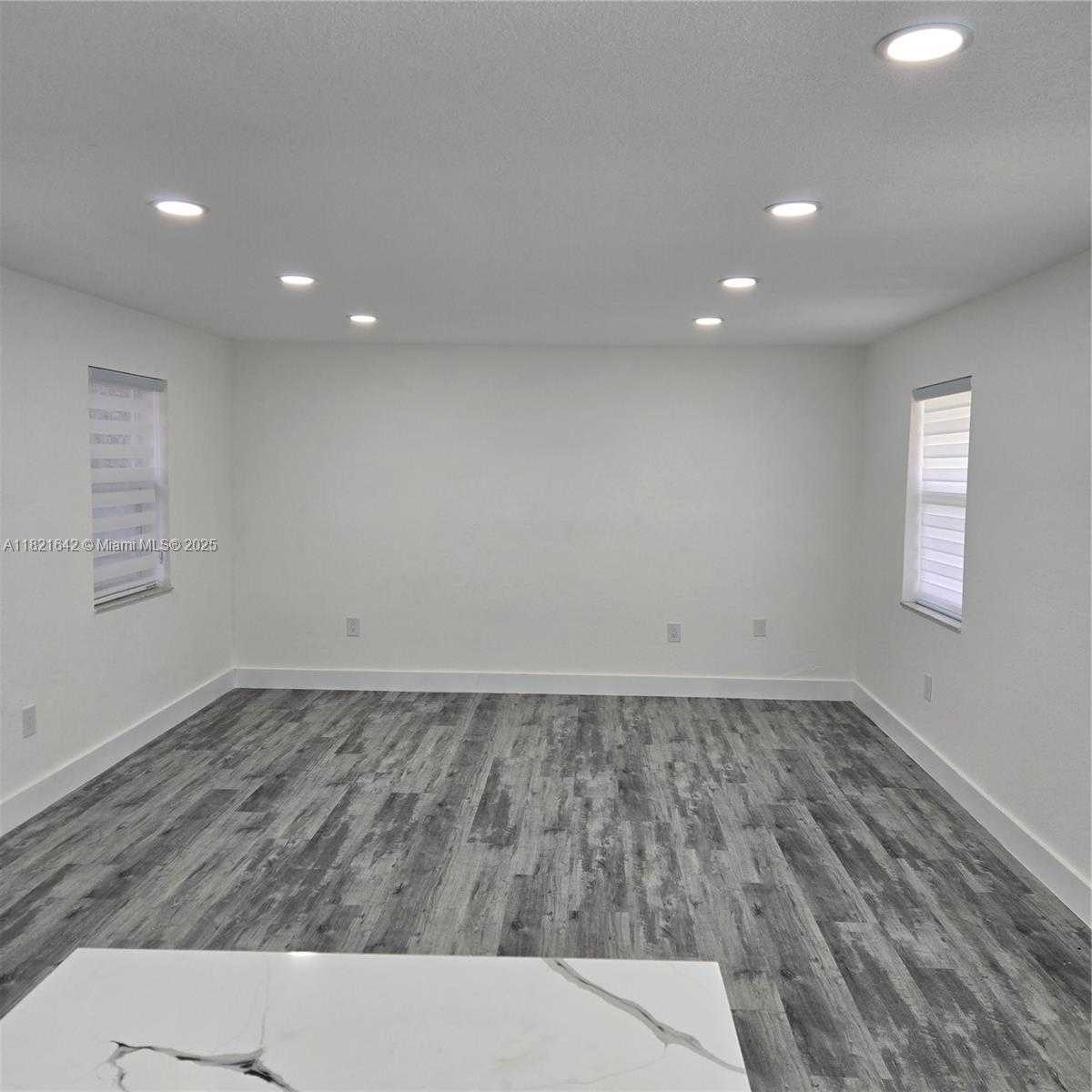 Small Image of 3740 PERCIVAL AVE #3740, Miami Number 3