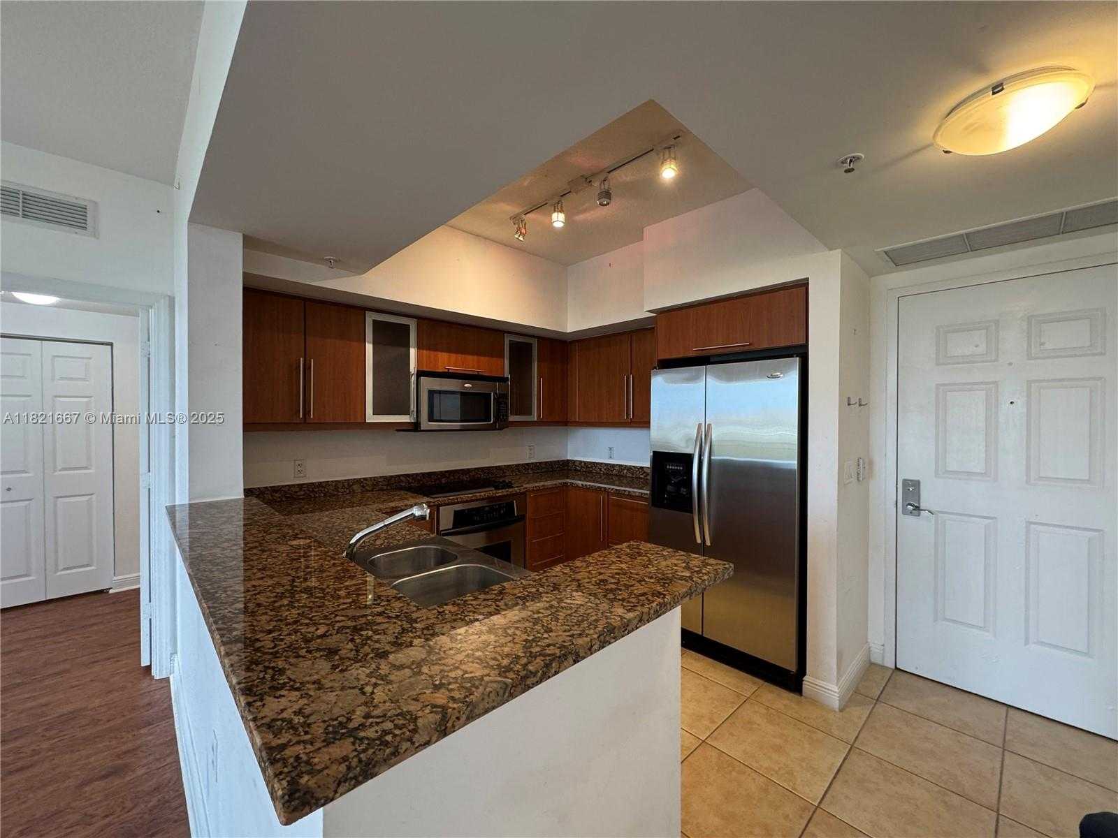 Small Image of 888 SOUTH DOUGLAS RD #503, Coral Gables Number 2