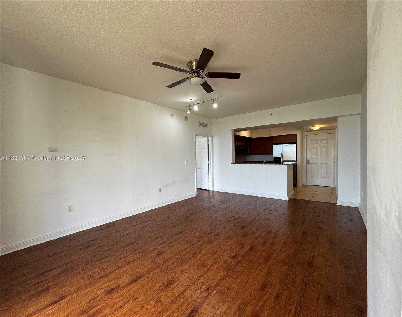 Small Image of 888 SOUTH DOUGLAS RD #503, Coral Gables Number 4