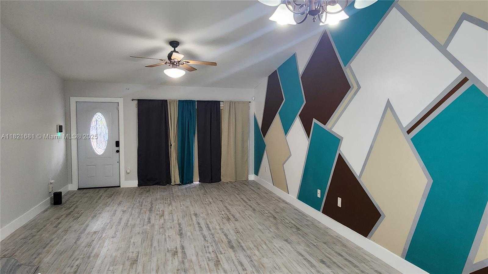 Small Image of 3243 NORTH WEST 203RD LN, Miami Gardens Number 4