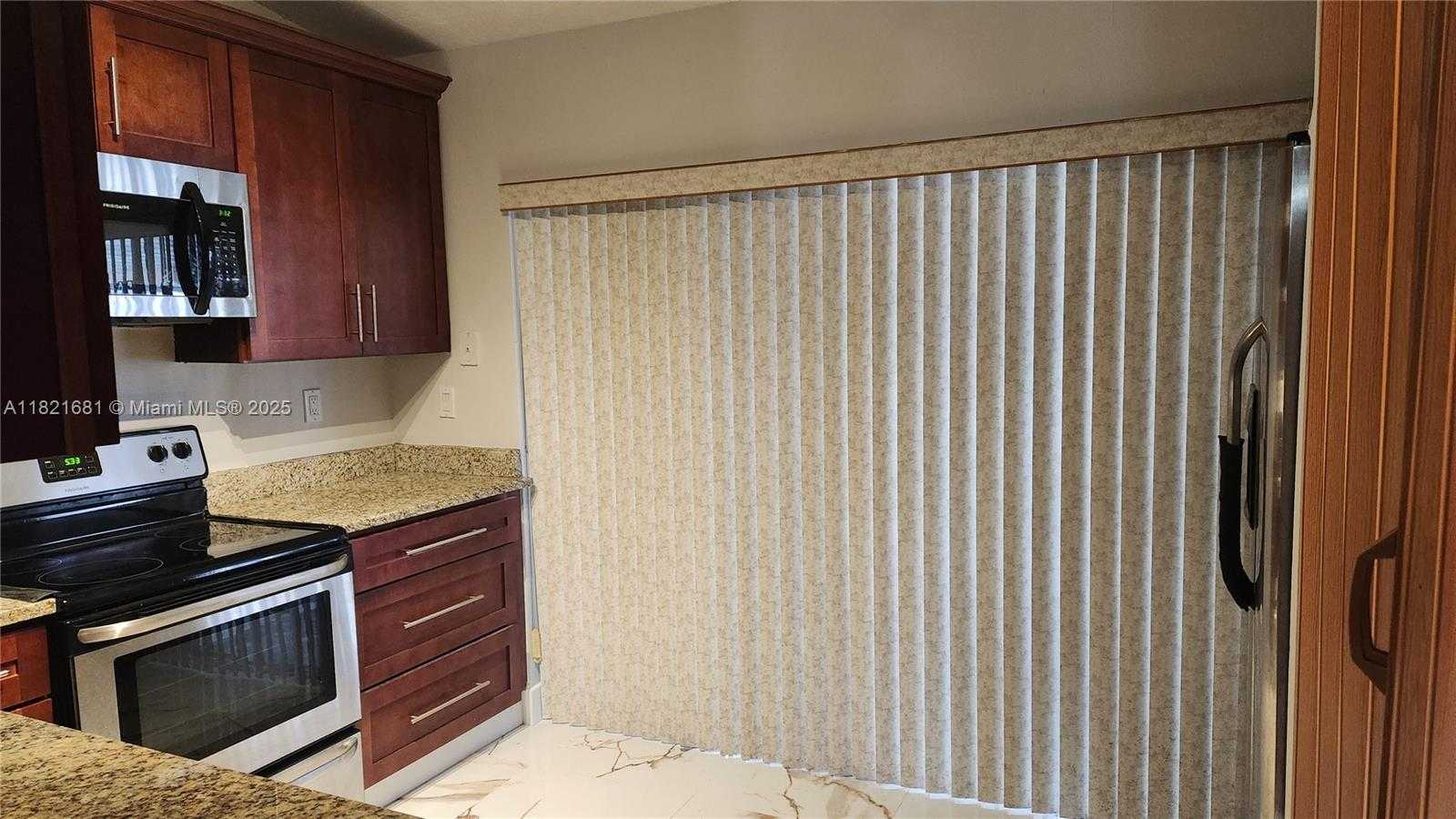 Small Image of 3243 NORTH WEST 203RD LN, Miami Gardens Number 6