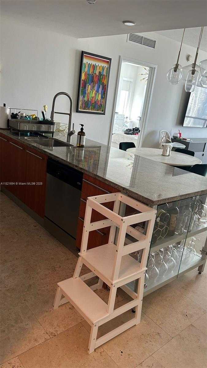 Small Image of 185 SOUTH WEST 7TH ST #3701, Miami Number 12