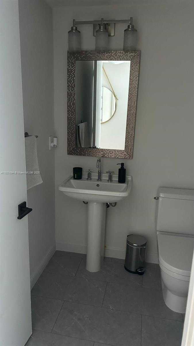 Small Image of 185 SOUTH WEST 7TH ST #3701, Miami Number 20