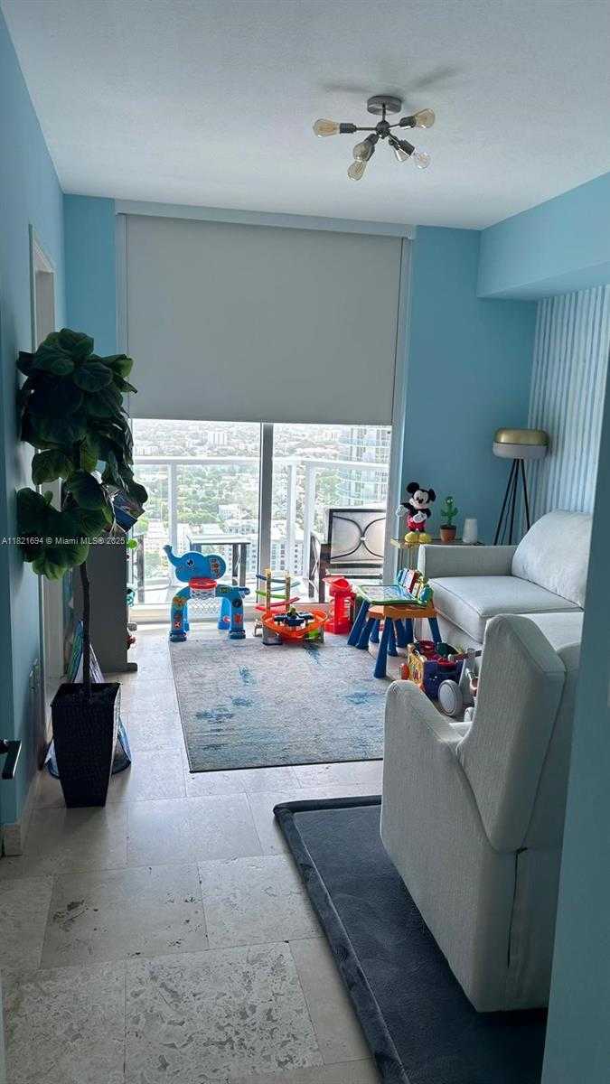 Small Image of 185 SOUTH WEST 7TH ST #3701, Miami Number 23