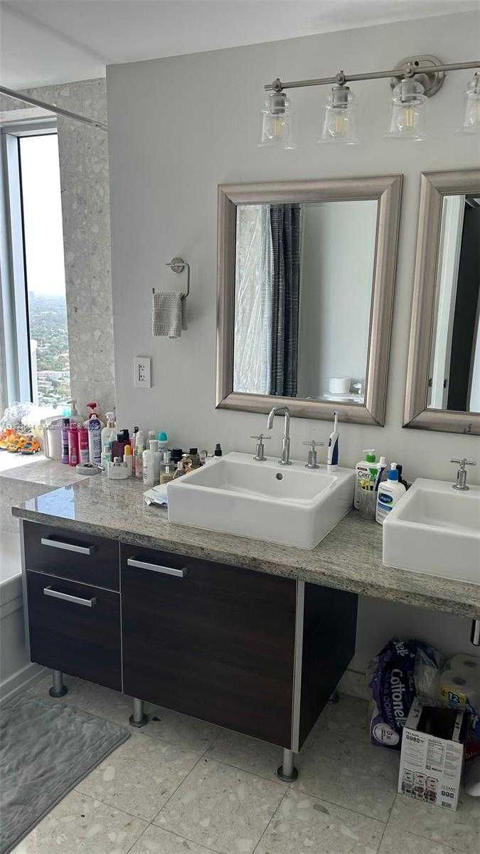 Small Image of 185 SOUTH WEST 7TH ST #3701, Miami Number 27