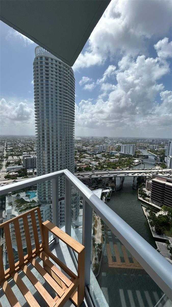 Small Image of 185 SOUTH WEST 7TH ST #3701, Miami Number 3