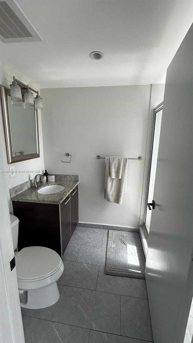 Small Image of 185 SOUTH WEST 7TH ST #3701, Miami Number 30