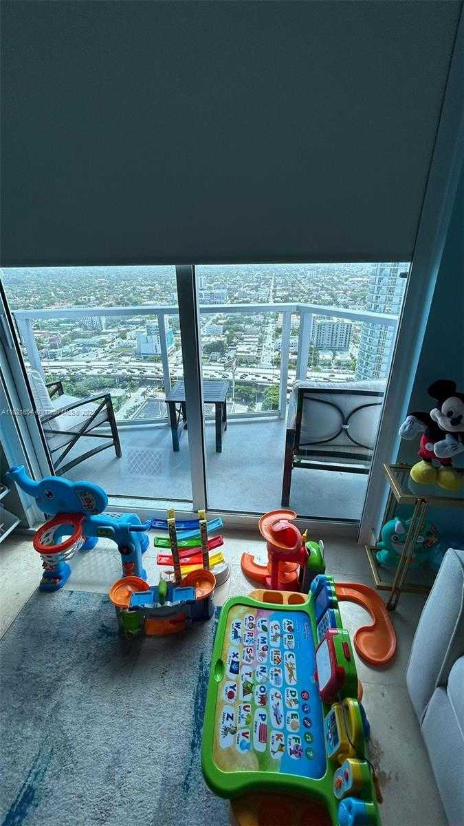 Small Image of 185 SOUTH WEST 7TH ST #3701, Miami Number 36