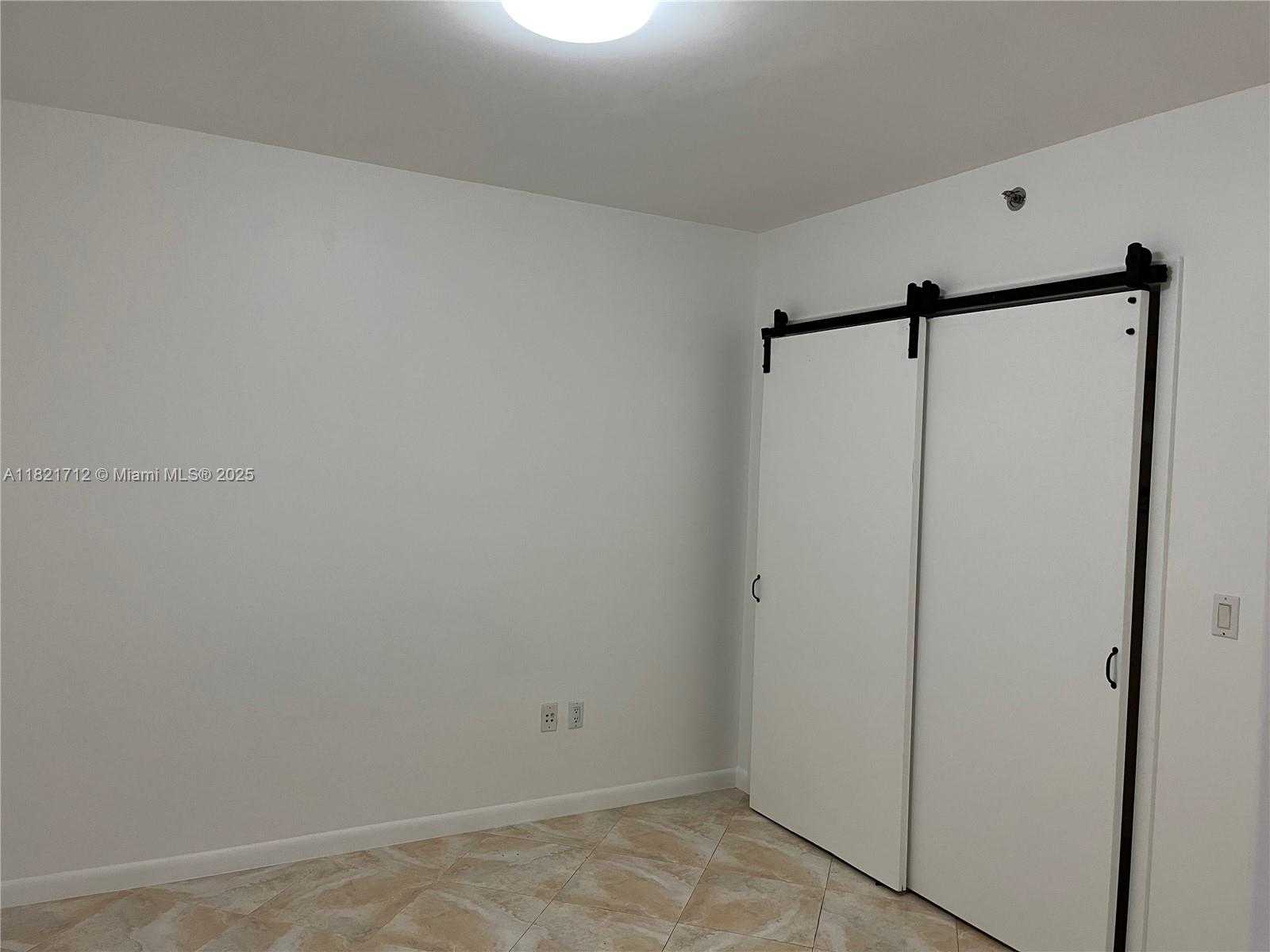 Small Image of 1830 SOUTH OCEAN DR #1809, Hallandale Beach Number 13