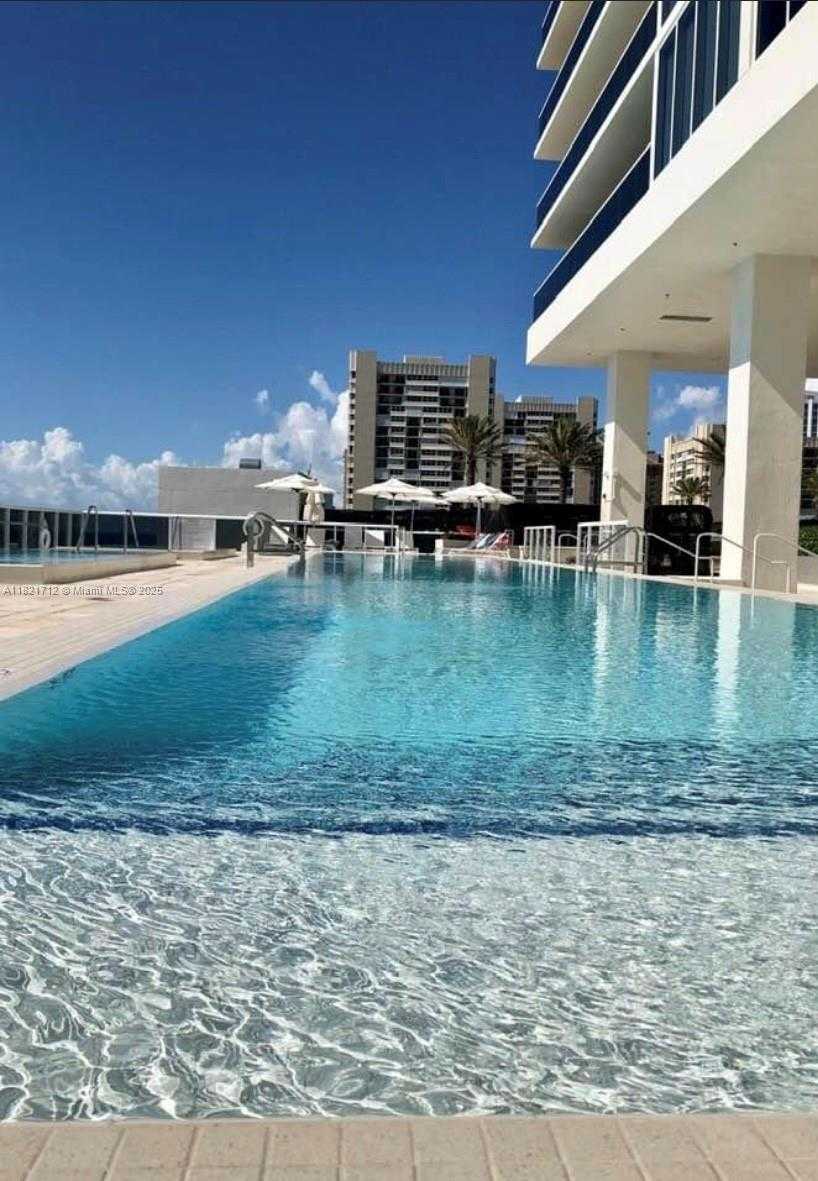 Small Image of 1830 SOUTH OCEAN DR #1809, Hallandale Beach Number 5