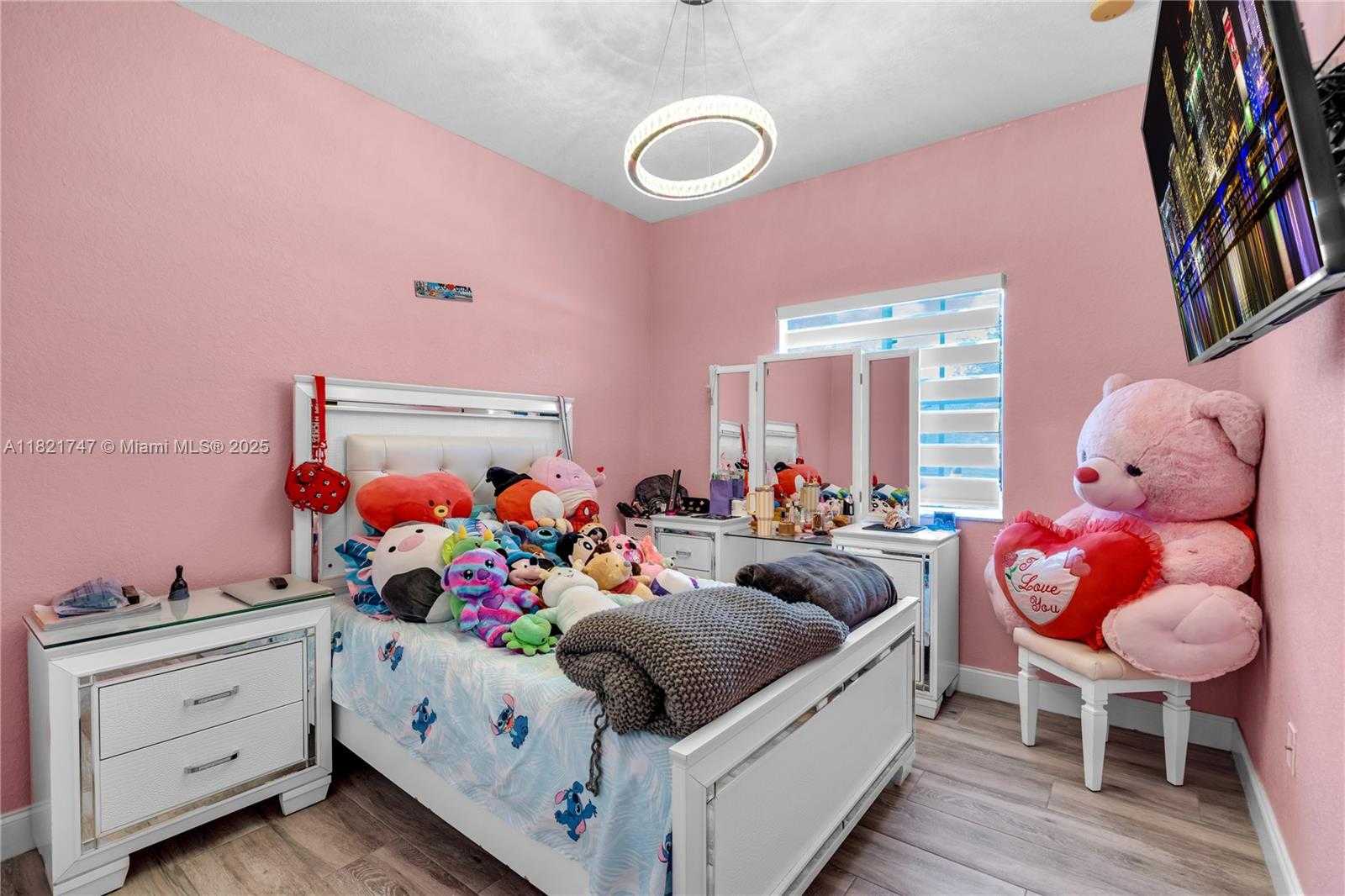 Imagen de Pequeño Objeto