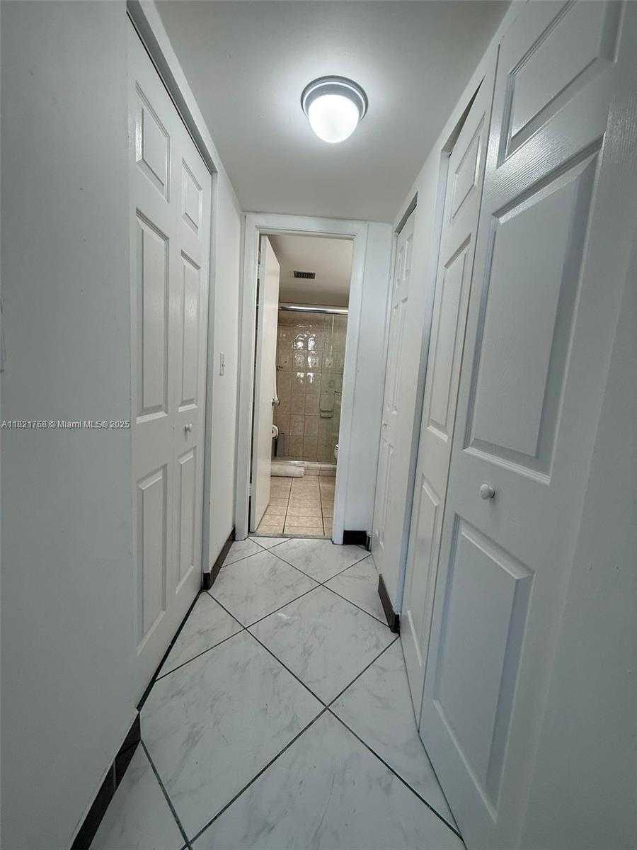Small Image of 6801 INDIAN CREEK DR #302, Miami Beach Number 14