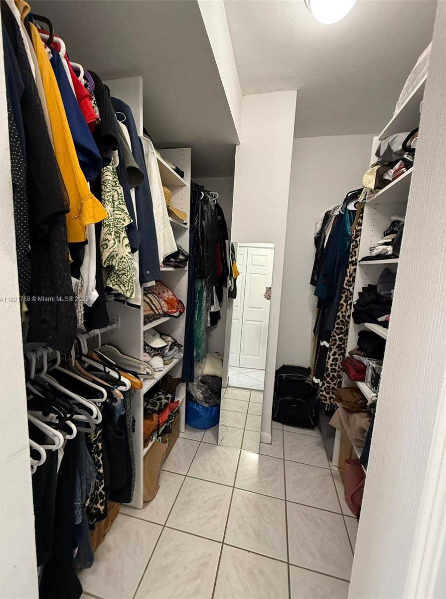 Small Image of 6801 INDIAN CREEK DR #302, Miami Beach Number 15