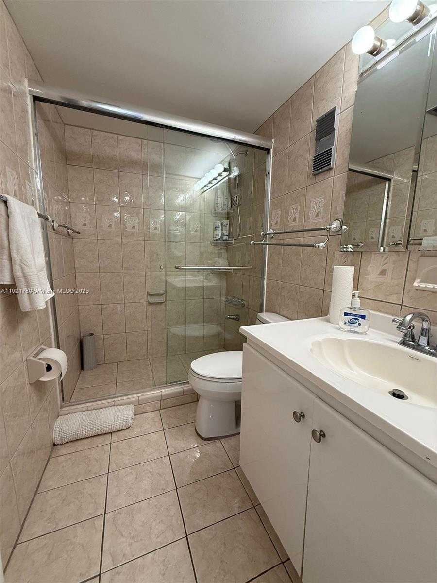 Small Image of 6801 INDIAN CREEK DR #302, Miami Beach Number 16