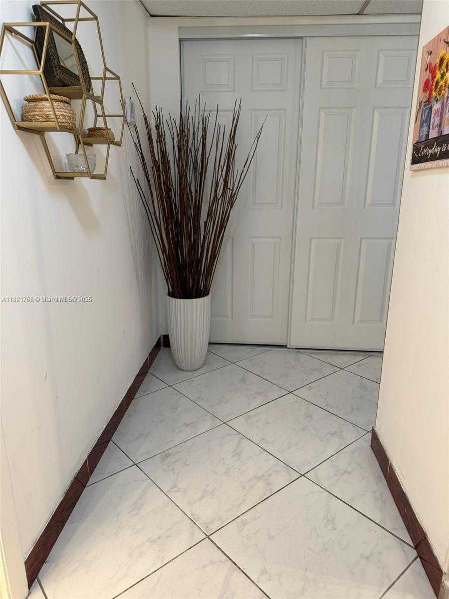 Small Image of 6801 INDIAN CREEK DR #302, Miami Beach Number 18