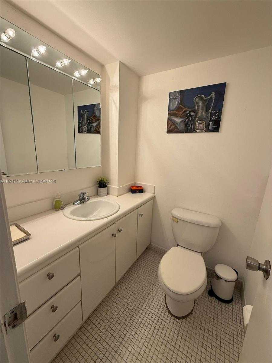 Small Image of 6801 INDIAN CREEK DR #302, Miami Beach Number 19