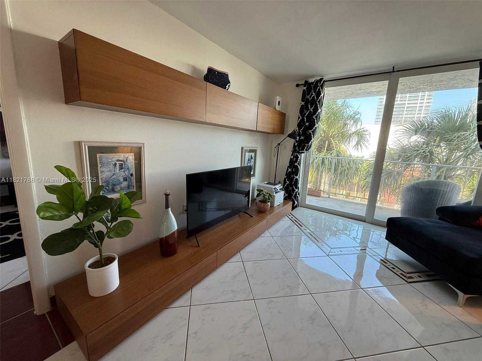 Small Image of 6801 INDIAN CREEK DR #302, Miami Beach Number 5