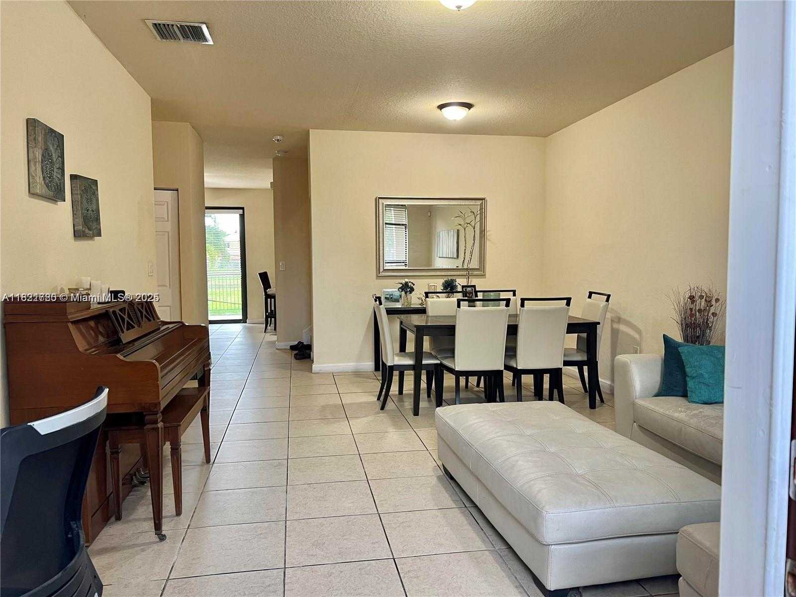 Small Image of 16309 SOUTH WEST 71ST TER, Miami Number 2