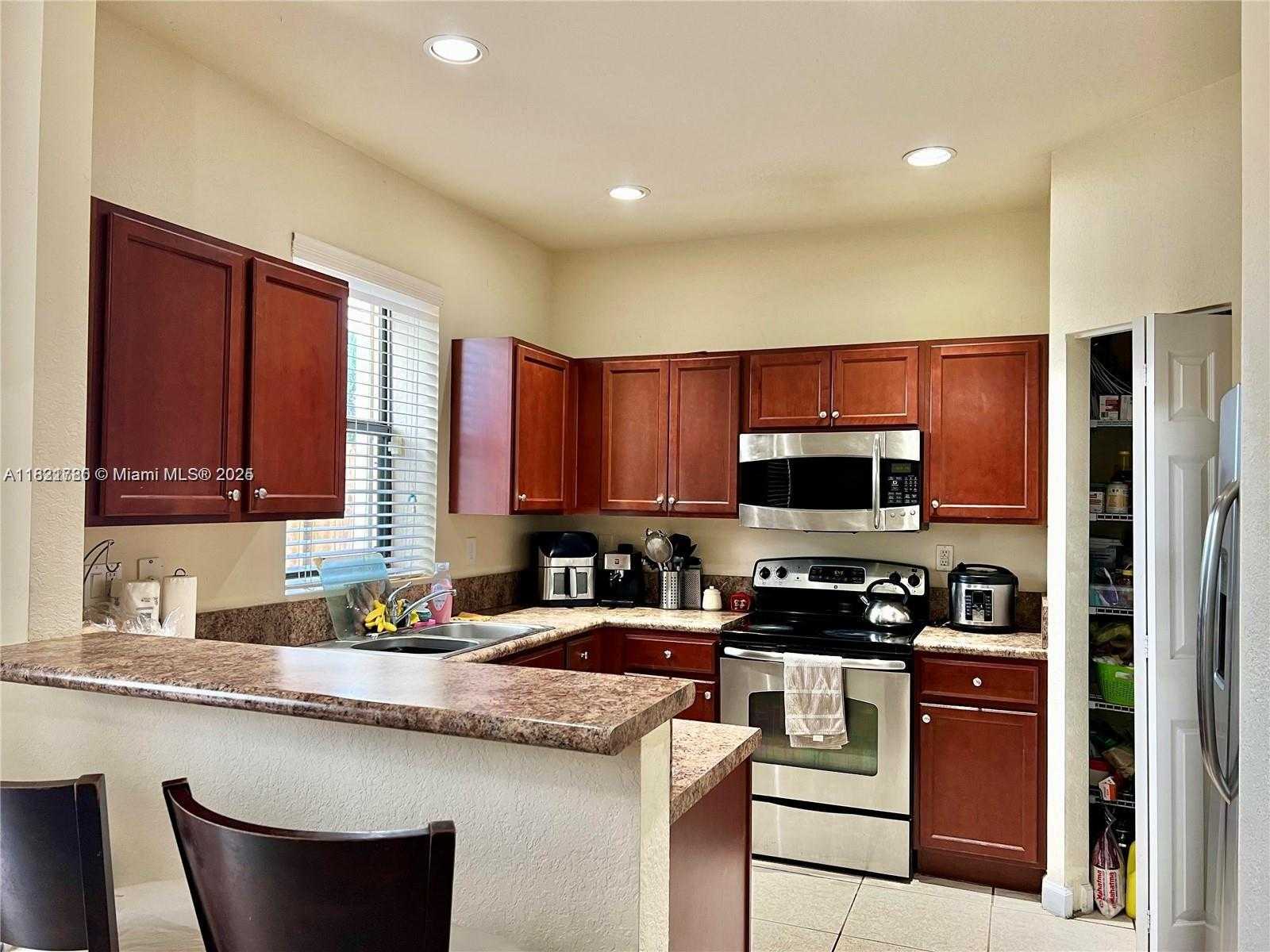 Small Image of 16309 SOUTH WEST 71ST TER, Miami Number 4
