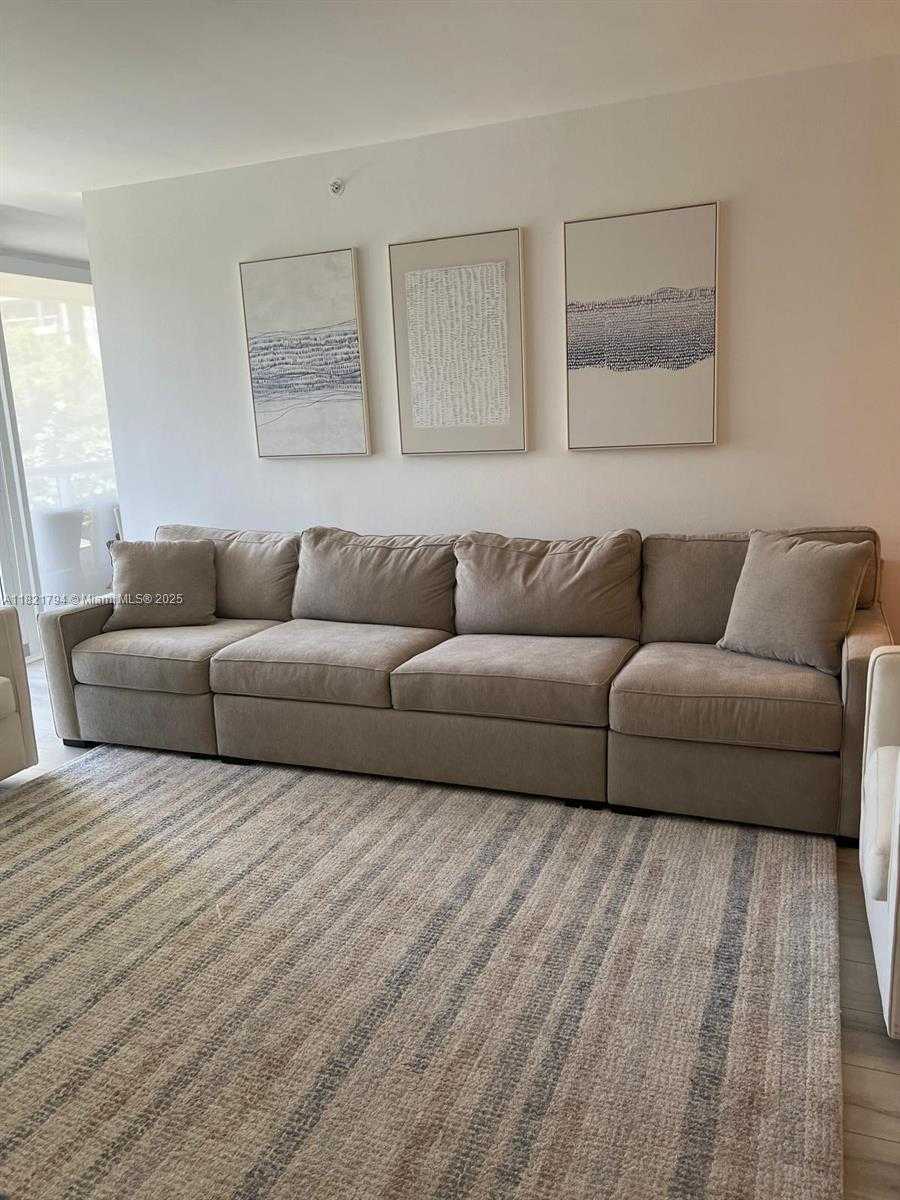 Small Image of 21055 YACHT CLUB DR #504, Aventura Number 2