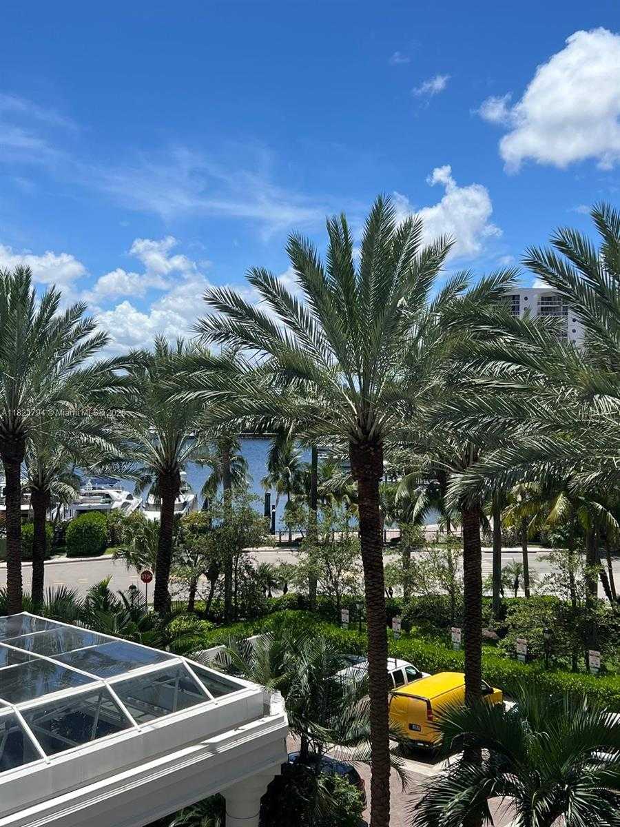 Small Image of 21055 YACHT CLUB DR #504, Aventura Number 9