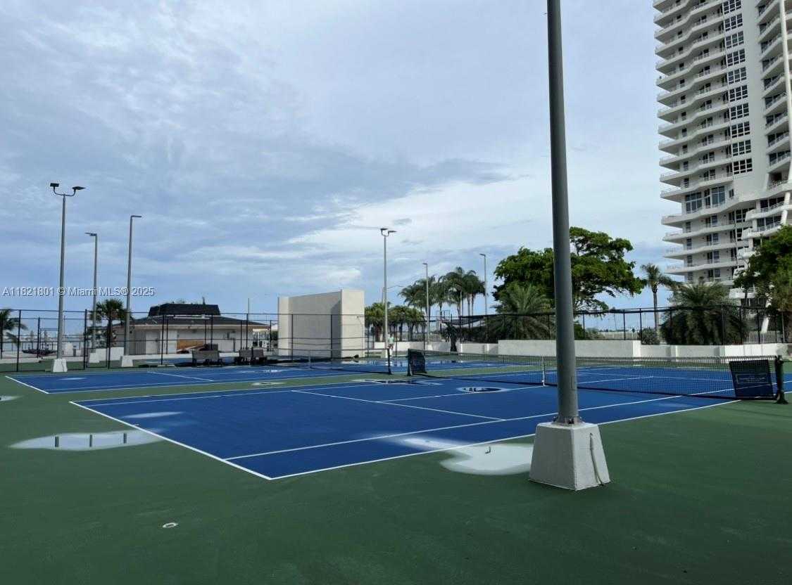Small Image of 600 NORTH EAST 36TH ST #1111, Miami Number 22