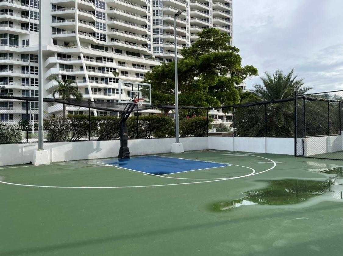 Small Image of 600 NORTH EAST 36TH ST #1111, Miami Number 24
