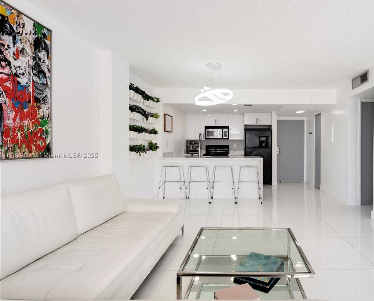 Small Image of 600 NORTH EAST 36TH ST #1111, Miami Number 4