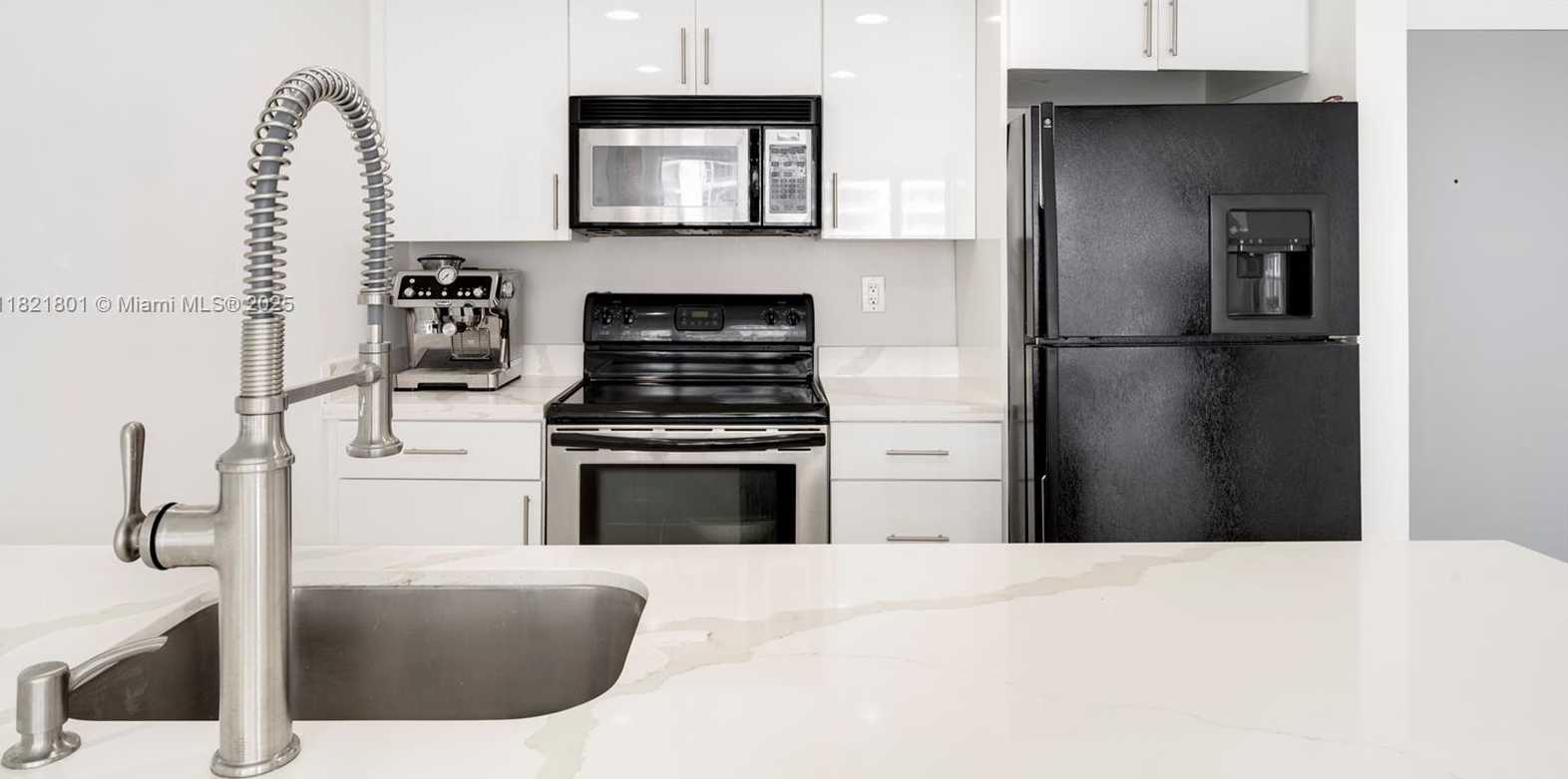 Small Image of 600 NORTH EAST 36TH ST #1111, Miami Number 7