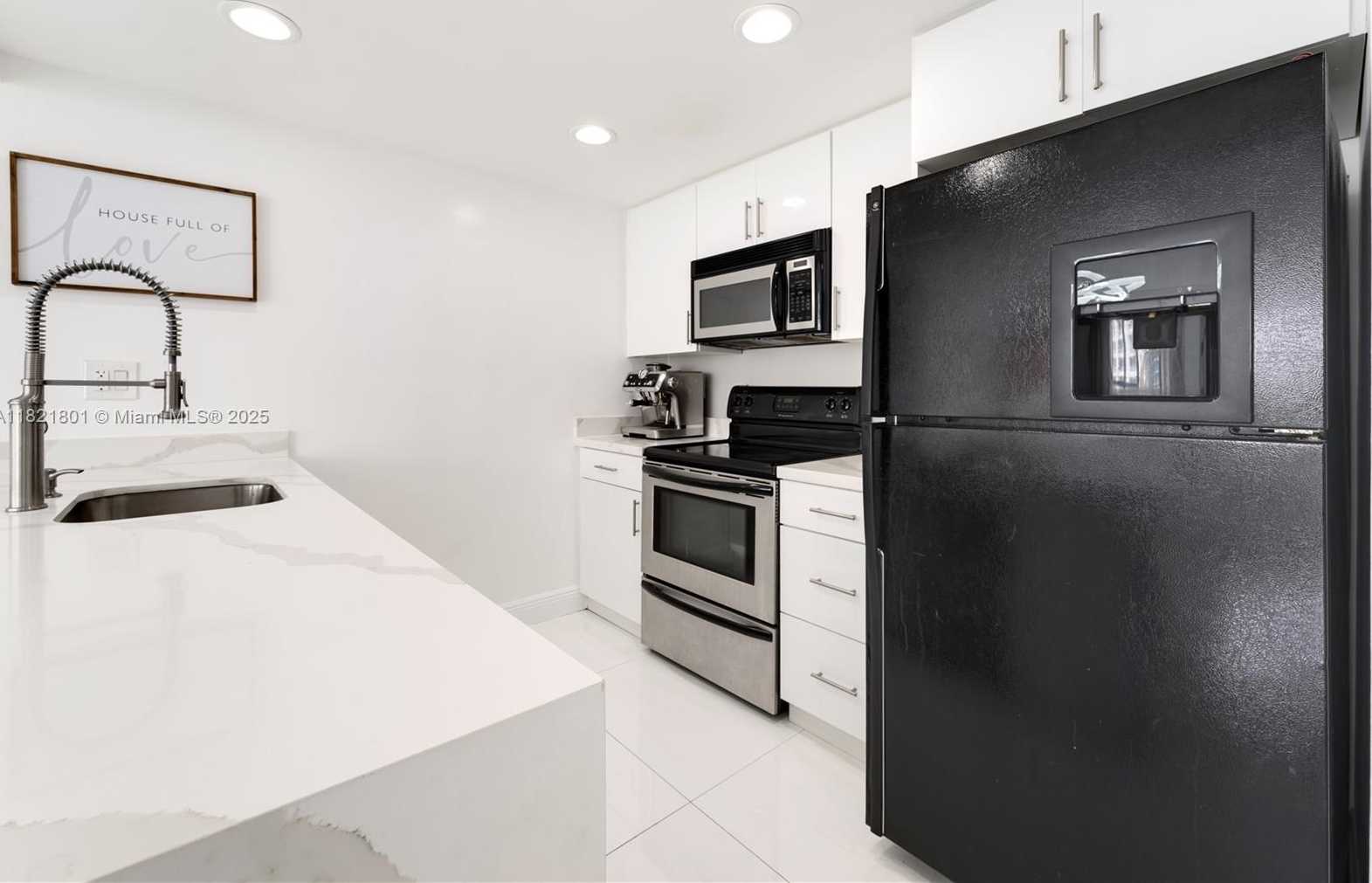 Small Image of 600 NORTH EAST 36TH ST #1111, Miami Number 8