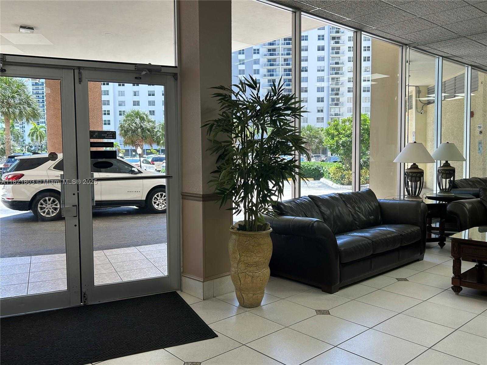 Small Image of 1825 SOUTH OCEAN DR #503, Hallandale Beach Number 12