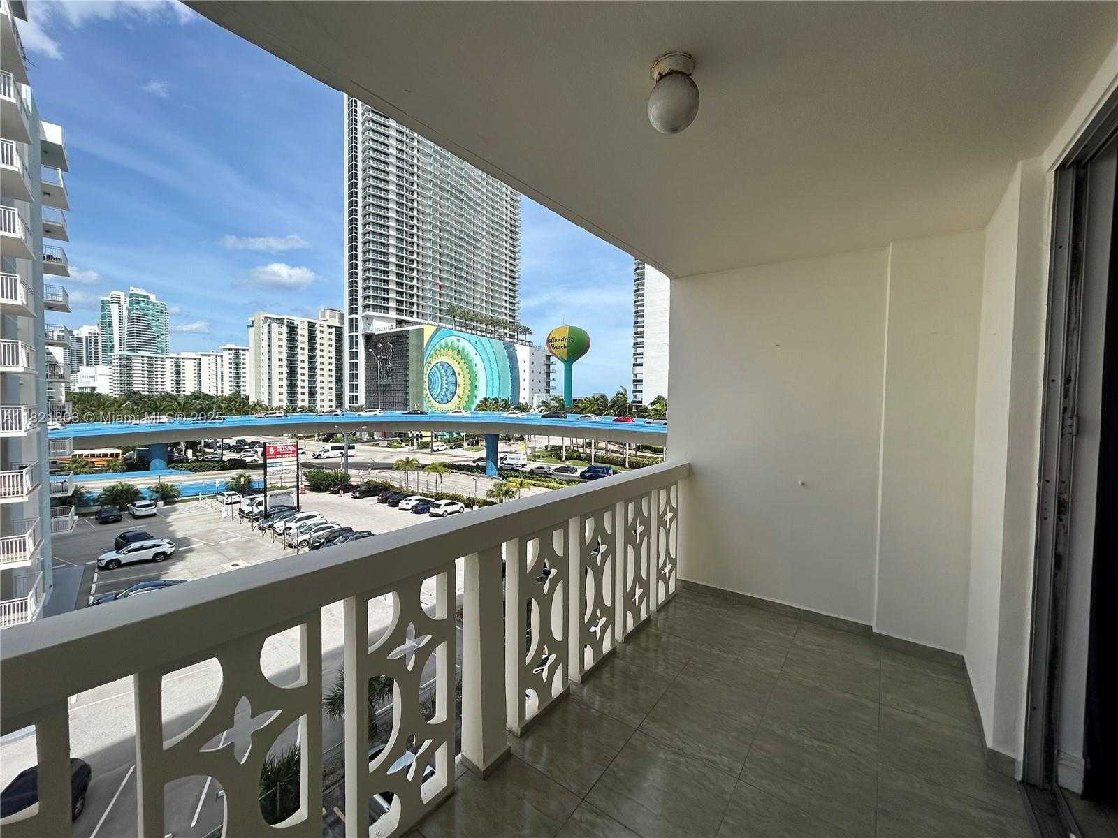 Small Image of 1825 SOUTH OCEAN DR #503, Hallandale Beach Number 4