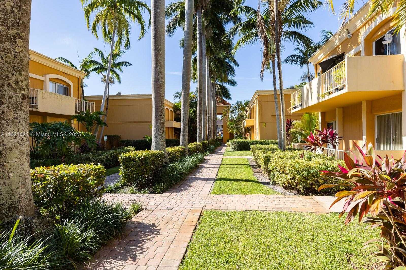 Small Image of 17901 NORTH WEST 68TH AVE #S101, Hialeah Number 10