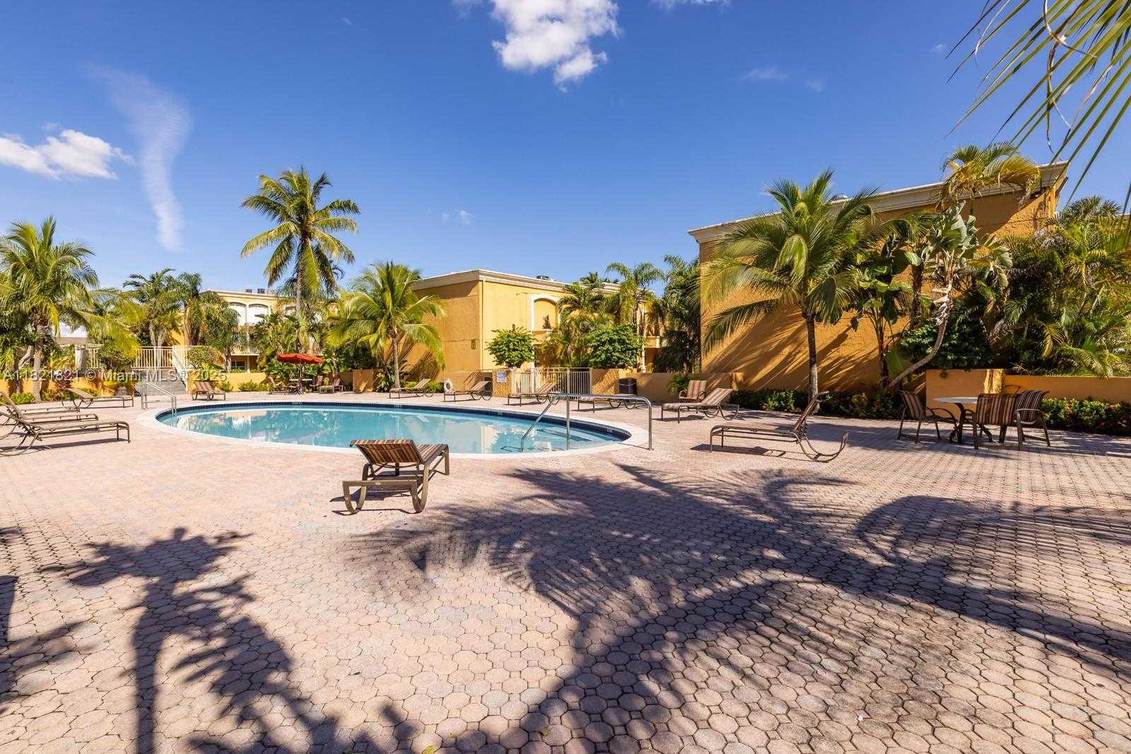 Small Image of 17901 NORTH WEST 68TH AVE #S101, Hialeah Number 2