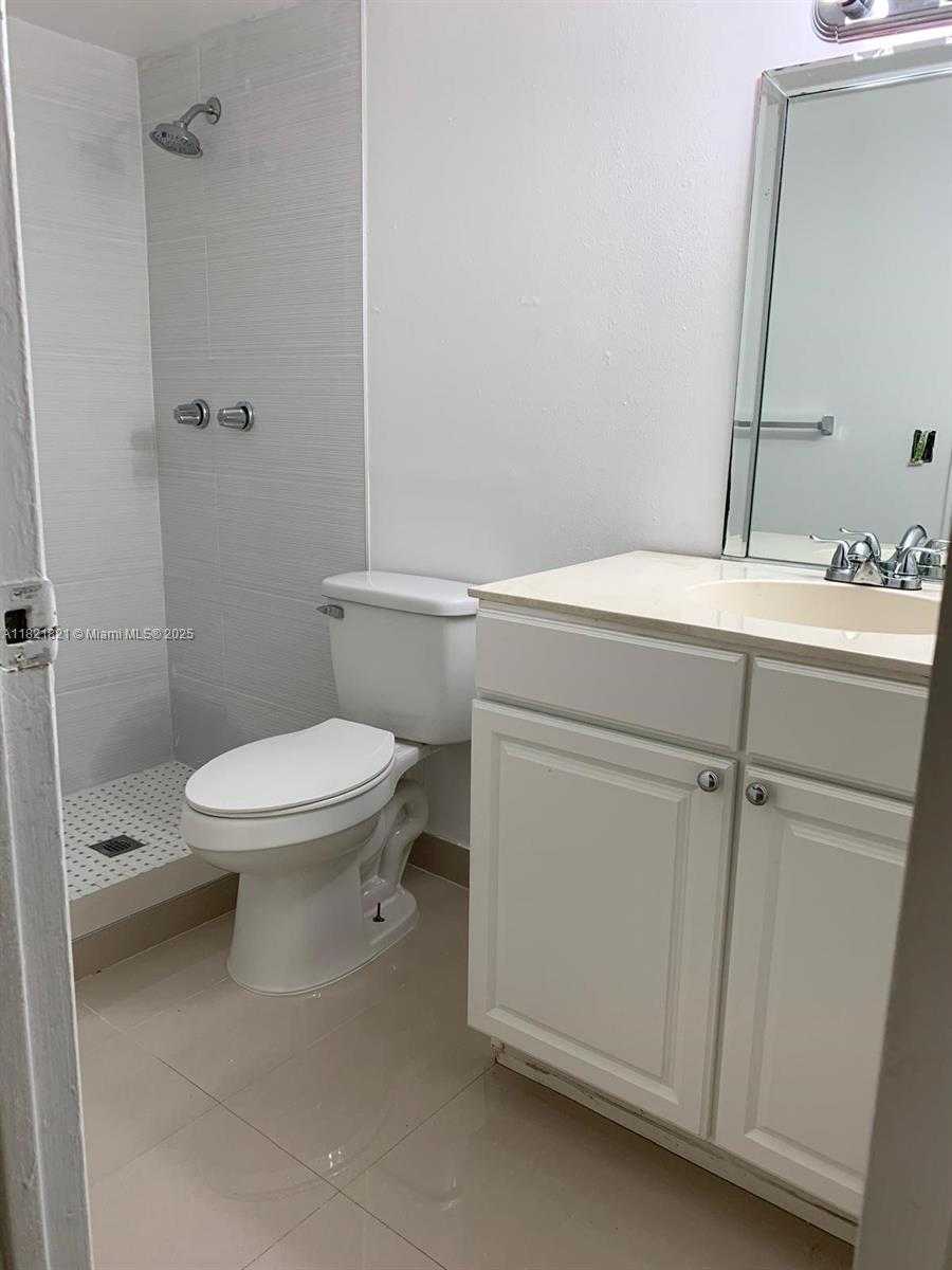 Small Image of 17901 NORTH WEST 68TH AVE #S101, Hialeah Number 9