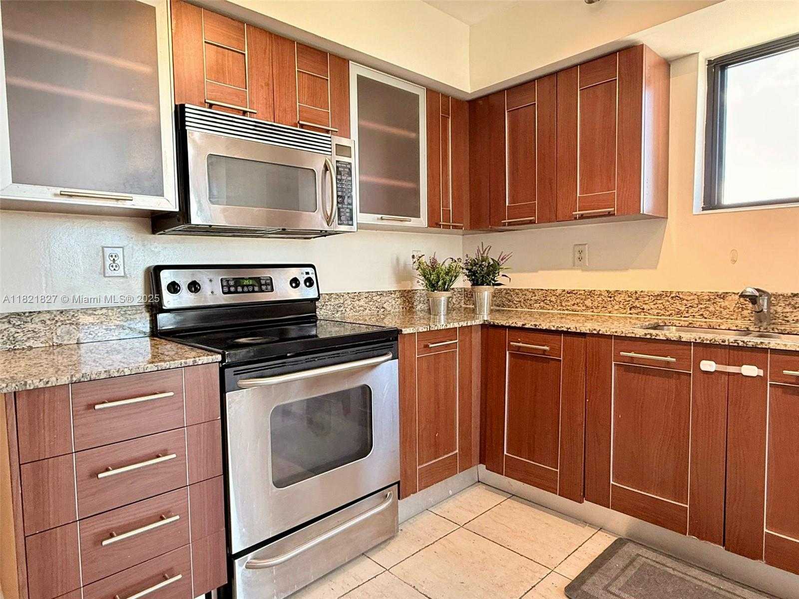 Small Image of 3300 NORTH EAST 191ST ST #1607, Aventura Number 4
