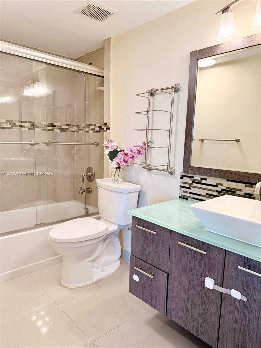 Small Image of 3300 NORTH EAST 191ST ST #1607, Aventura Number 9