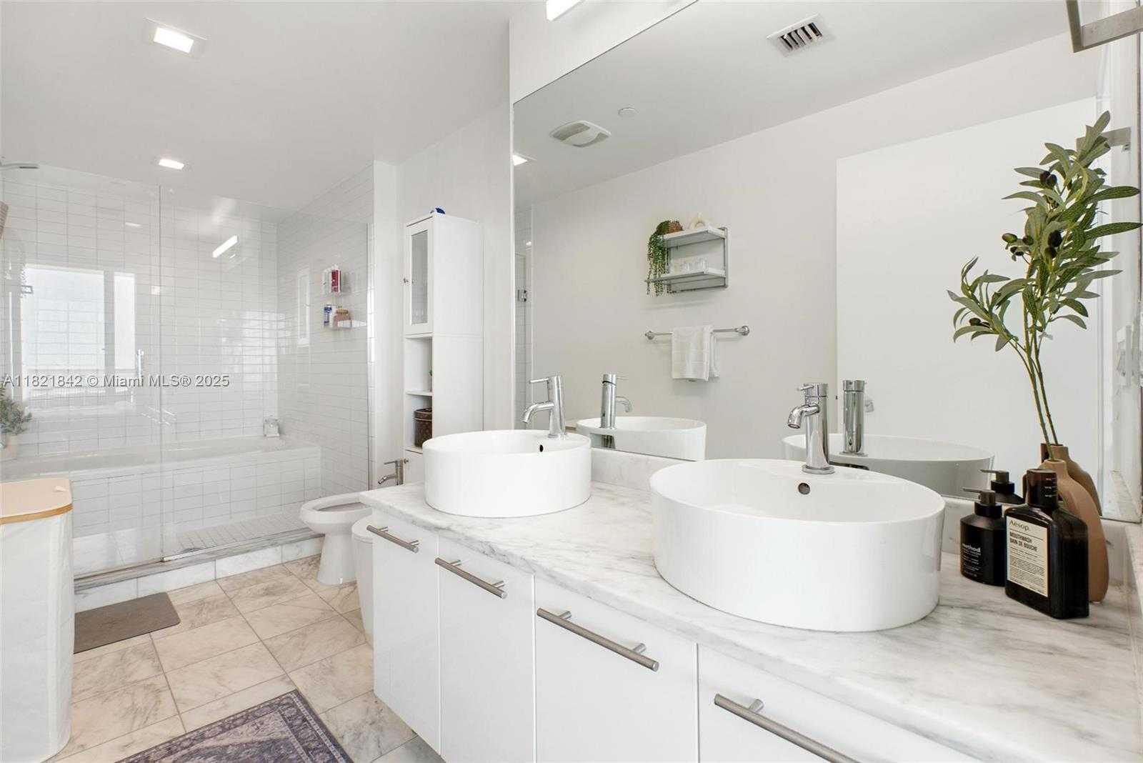 Small Image of 888 BISCAYNE BLVD #2510, Miami Number 18