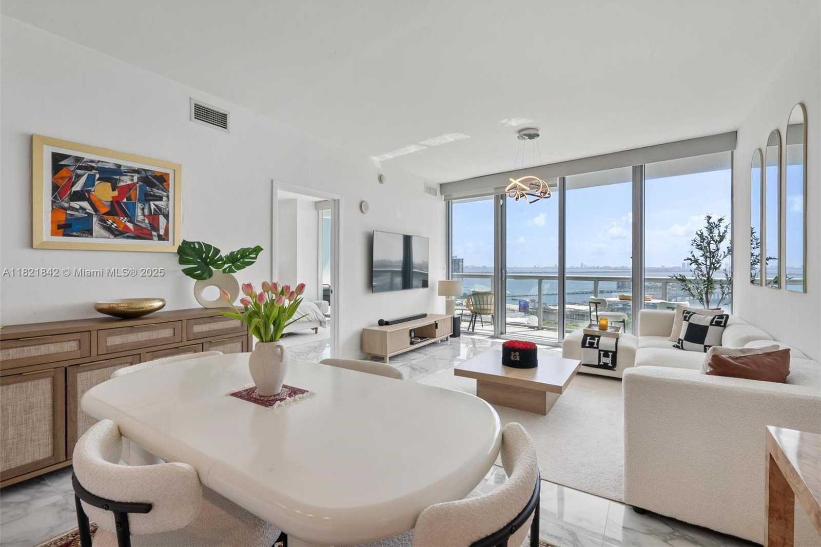Small Image of 888 BISCAYNE BLVD #2510, Miami Number 2