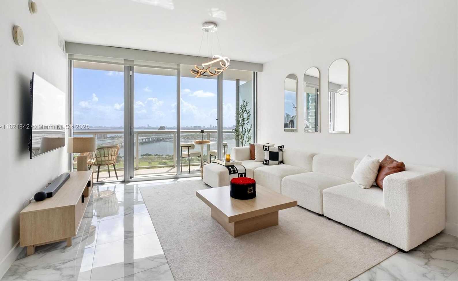Small Image of 888 BISCAYNE BLVD #2510, Miami Number 4