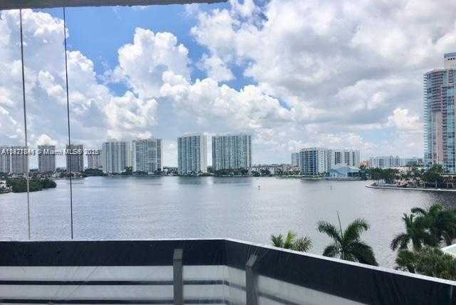 Small Image of 3600 MYSTIC POINTE DR TOWER 300 #802, Aventura Number 2